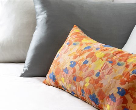 Mrs.Me home couture - cushion Petal Orange detail2 WEB